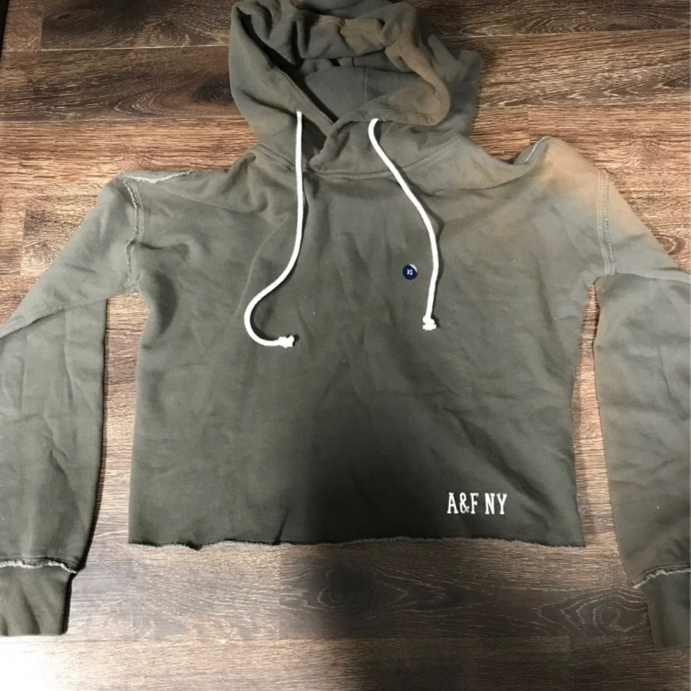 Abercrombie and Fitch garmet dyed cutoff crop hoodie new with tags